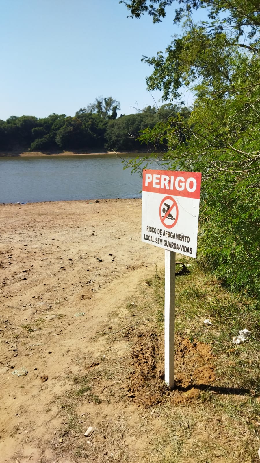 Defesa Civil coloca placas alertando risco de afogamento em pontos do Rio Jacuí radiofandango com